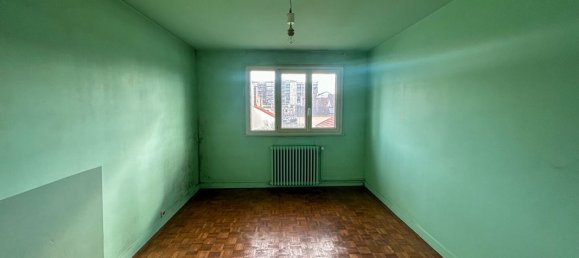 Apartamento de 3 dormitorios en Bezons, France No. 151758 3