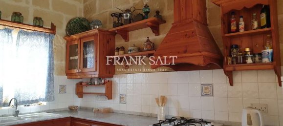 4 bedrooms House in Gharb, Malta No. 5549 8