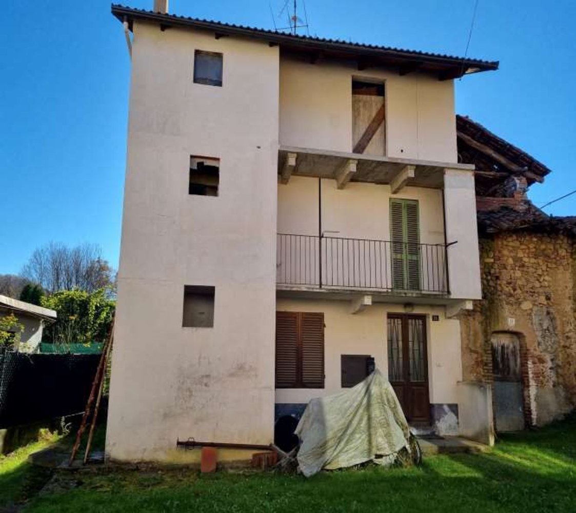 5 bedrooms Apartment in Andorno Micca, Italy No. 360250