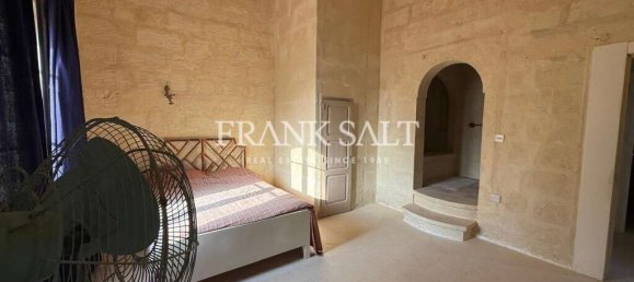 Дом с 4 спальнями в Арб, Мальта № 131 32