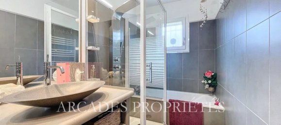 4 Schlafzimmer Haus in Pessac, France, Nr. 351755 8