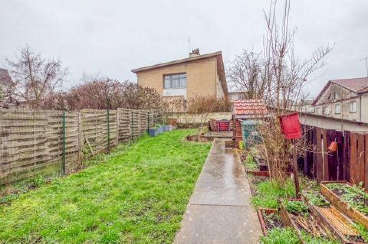 3 bedrooms House in Vouziers, France No. 26047