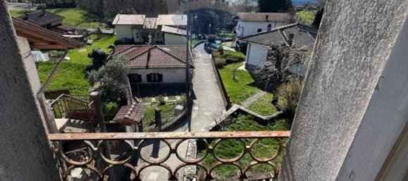 4 bedrooms House in Agra, Italy No. 338933 16