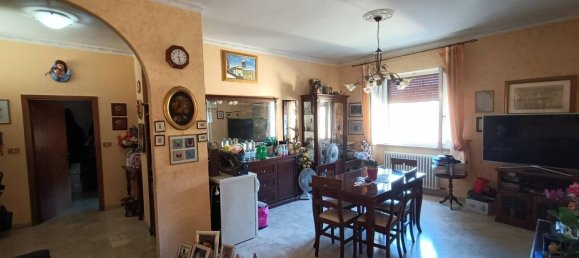 Apartamento de 3 dormitorios en Camerino, Italy No. 293879 5