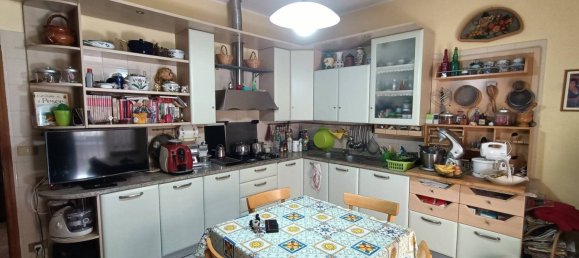 Apartamento de 3 dormitorios en Camerino, Italy No. 293879 9