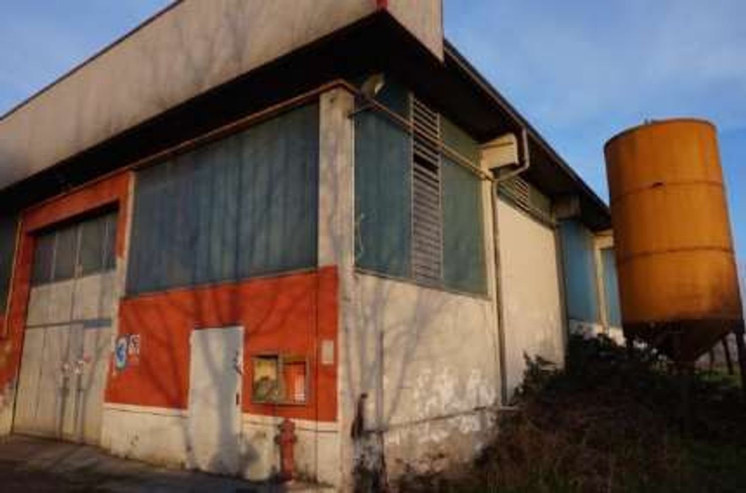 Lagerhaus in Commessaggio, Italy 335m², Nr. 378499