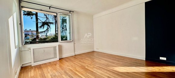 Apartamento de 2 dormitorios en Sevres, France No. 165164 3