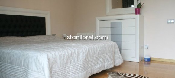 4 bedrooms Villa in Lloret de Mar, Spain No. 14827 16