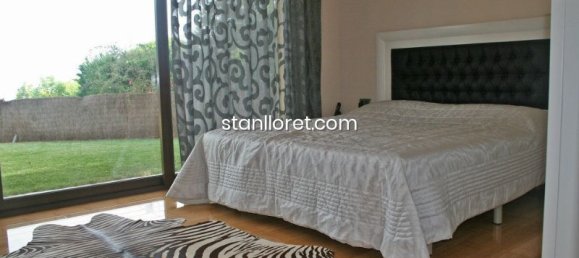 4 bedrooms Villa in Lloret de Mar, Spain No. 14827 11