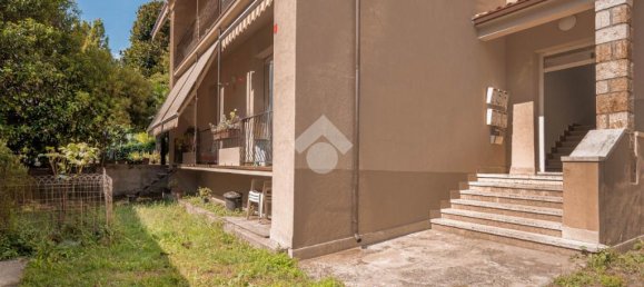 Apartamento de 3 dormitorios en Bardolino, Italy No. 309929 6