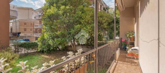 Apartamento de 3 dormitorios en Bardolino, Italy No. 309929 3