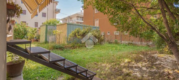 Apartamento de 3 dormitorios en Bardolino, Italy No. 309929 4