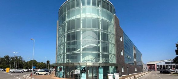 Escritório de 1 divisão em Mantua, Italy N.º 341373 2