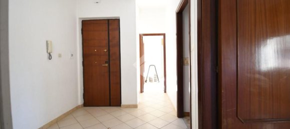 3 rooms Apartment in Salerno, Italy No. 171214 3