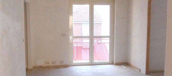 3 rooms Apartment in Moncalieri, Italy No. 140097 9