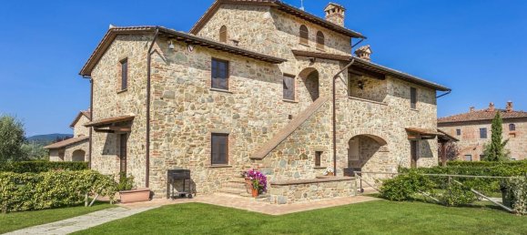 Дом с 13 комнатами в Кортона, Италия № 57185 32