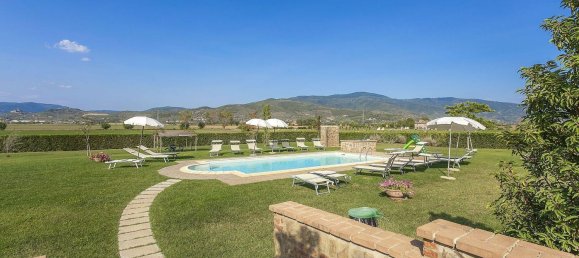 Дом с 13 комнатами в Кортона, Италия № 57185 11