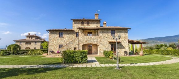 Дом с 13 комнатами в Кортона, Италия № 57185 26