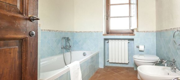 Дом с 13 комнатами в Кортона, Италия № 57185 5