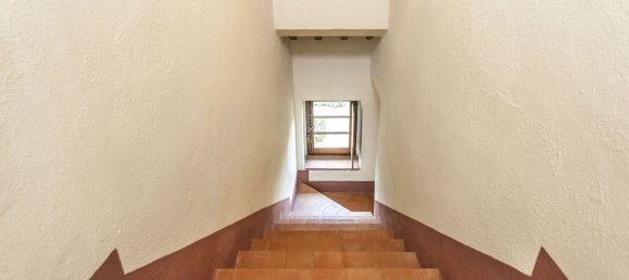 Дом с 13 комнатами в Кортона, Италия № 57185 45