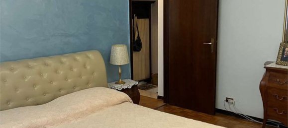 4-salle Appartement à Falconara Marittima, Italy No. 99900 13