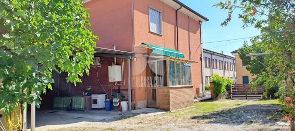 Casa de 4 dormitorios en Porto Mantovano, Italy No. 362209 22