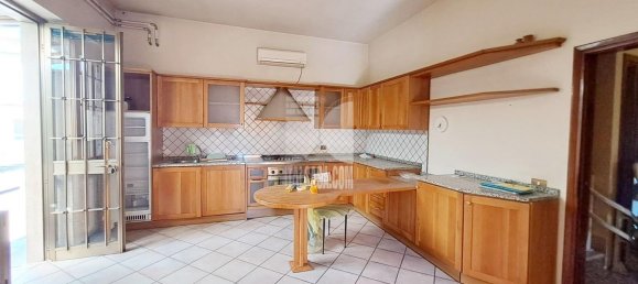 Casa de 4 dormitorios en Porto Mantovano, Italy No. 362209 9