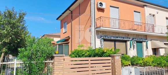 Casa de 4 dormitorios en Porto Mantovano, Italy No. 362209 21