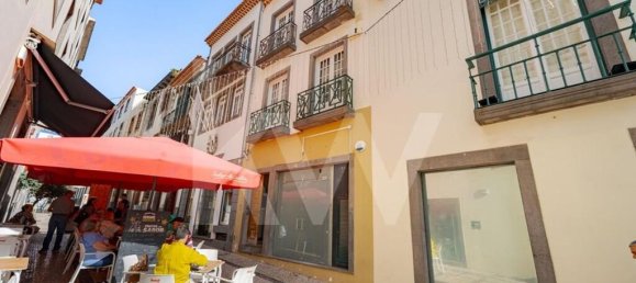 247m² Commercial property in Funchal, Portugal No. 79016 11