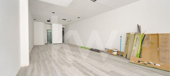 247m² Commercial property in Funchal, Portugal No. 79016 14