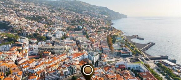 247m² Commercial property in Funchal, Portugal No. 79016 5