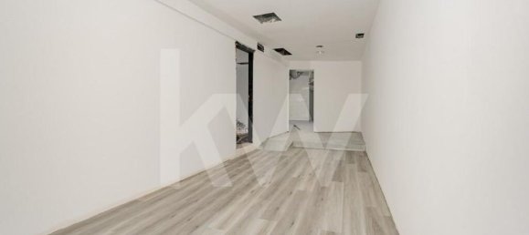 247m² Commercial property in Funchal, Portugal No. 79016 22