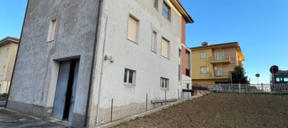 6 bedrooms House in Porto San Giorgio, Italy No. 109646 3