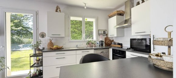 3 bedrooms Villa in Elven, France No. 291331 10