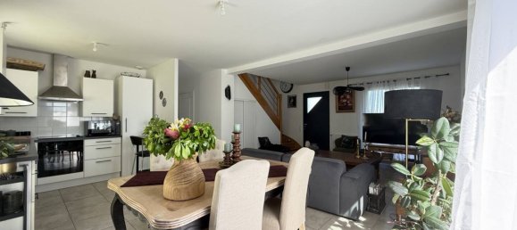 3 bedrooms Villa in Elven, France No. 291331 8