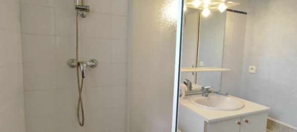 2 bedrooms Apartment in Saint-Ave, France No. 207504 5