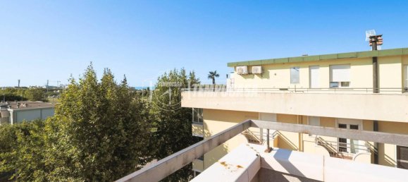 Квартира с 2 спальнями в Мизано Адриатико, Италия № 286890 18