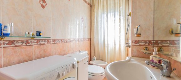 3 Schlafzimmer Wohnung in Rome, Italy, Nr. 339438 8