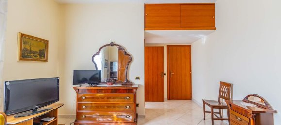 3 Schlafzimmer Wohnung in Rome, Italy, Nr. 339438 7