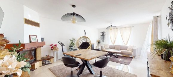 Casa de 3 dormitorios en Pontault-Combault, France No. 333414 2