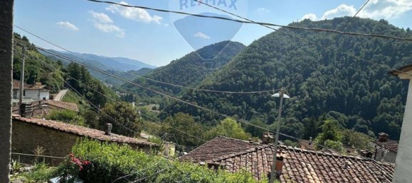 Casa de 6 habitaciónes en Pescaglia, Italy No. 68707 26