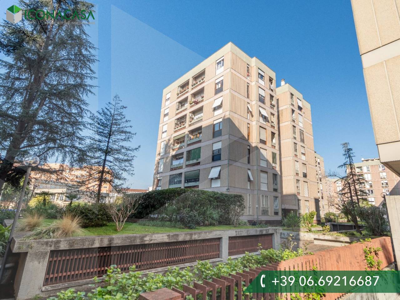 Propiedad comercial de 3 habitaciónes en Rome, Italy No. 17153