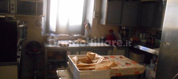 Imóvel comercial de 4 divisões em Cascina, Italy N.º 68196 16