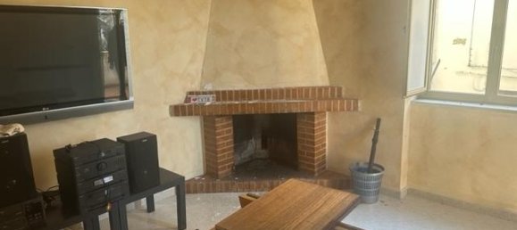 3 rooms House in Limatola, Italy No. 236459 4