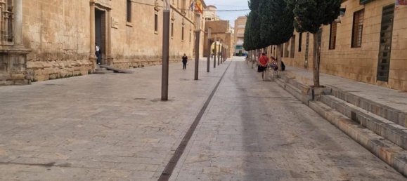 Gewerbliche Immobilie in Alicante, Spain 60m², Nr. 84086 5