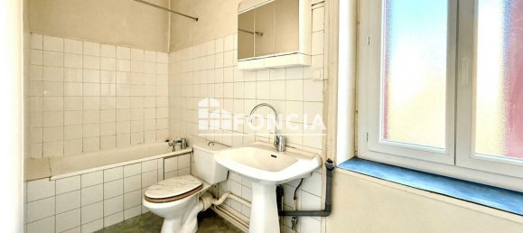 Квартира с 1 спальней в Бургуэн-Жальё, Франция № 300937 6