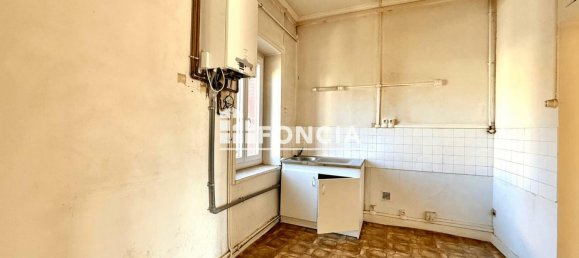 Квартира с 1 спальней в Бургуэн-Жальё, Франция № 300937 5