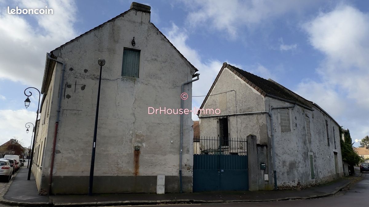 6 rooms House in Les Alluets-le-Roi, France No. 169509