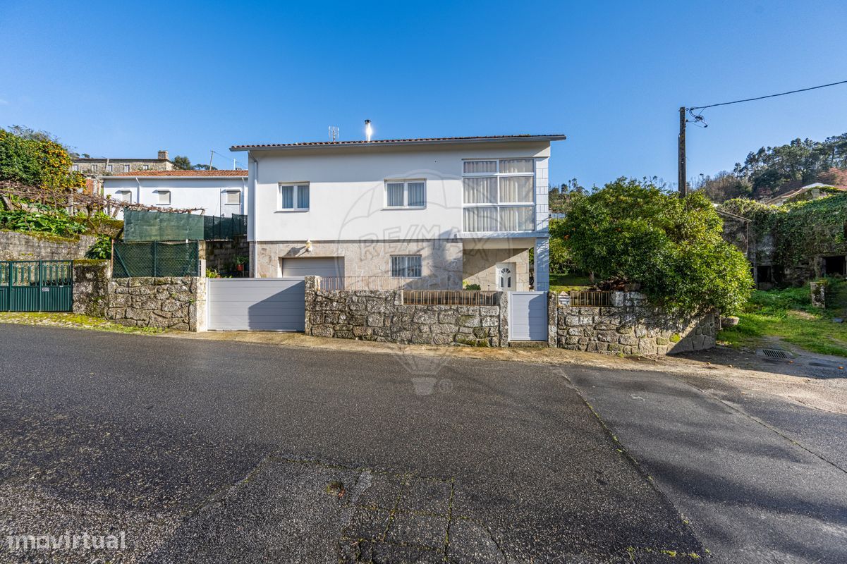 3 bedrooms House in Lanhelas, Portugal No. 28911