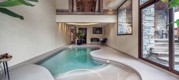 7 غرف نوم عقار تجاري في Les Allues, France رقم 921 3